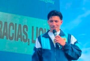 Miles de vecinos colmaron la Costanera de Gualeguay para homenajear a Lisandro Martínez